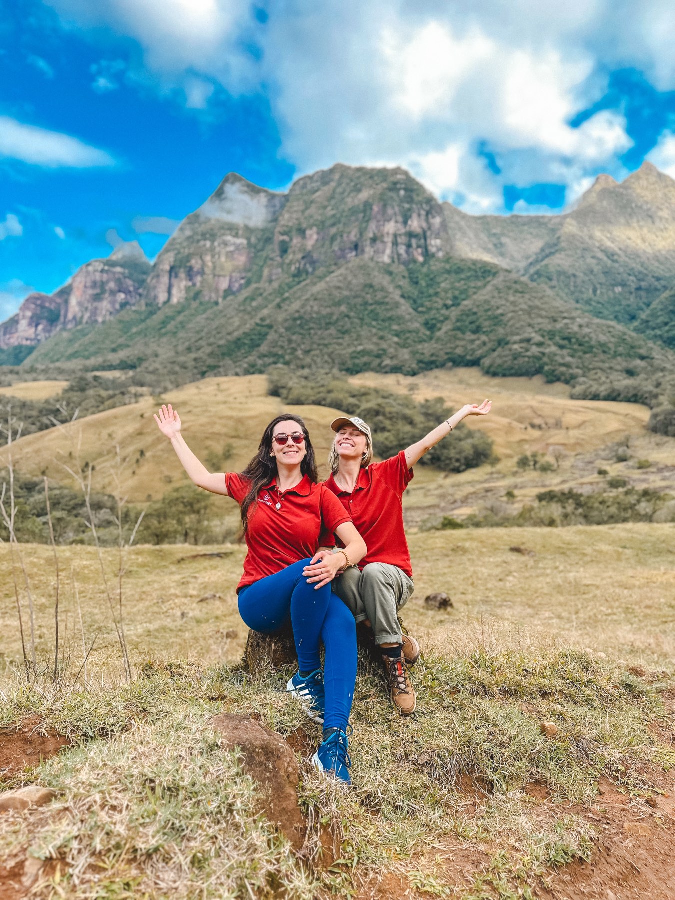 Fundadoras da Natur Yoga em meio à natureza